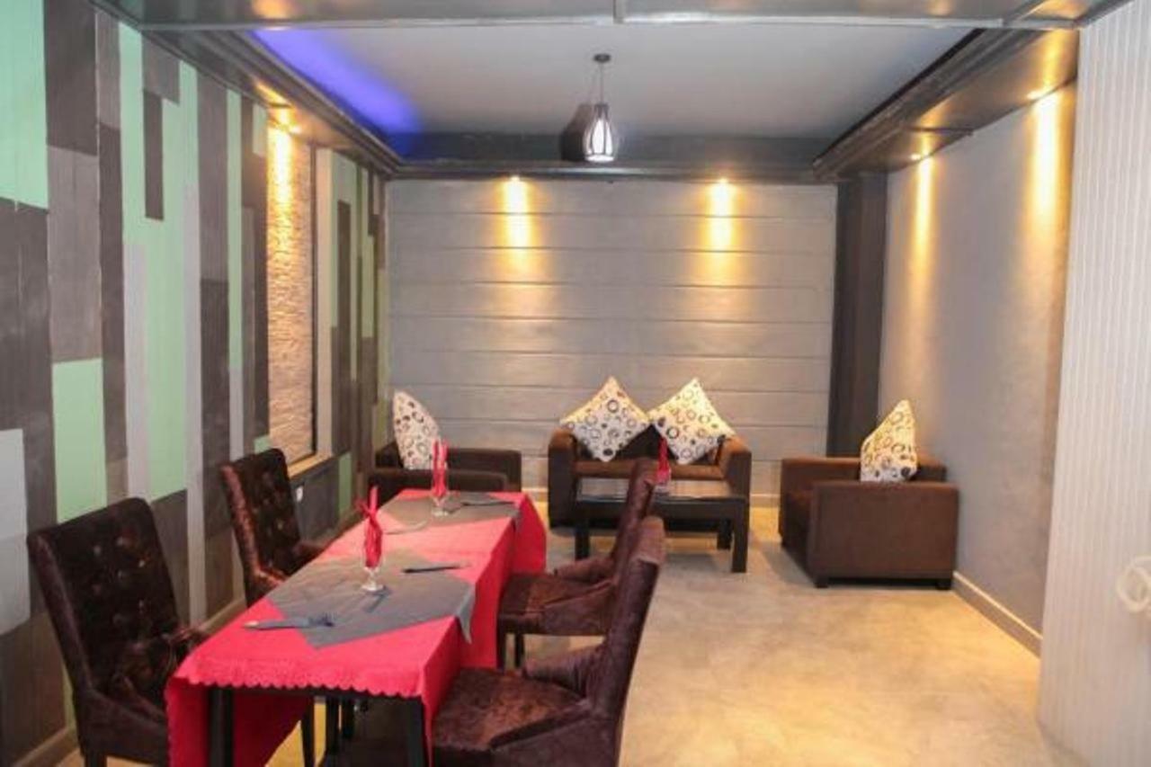 Hotel Kangaroo Бужумбура Екстериор снимка
