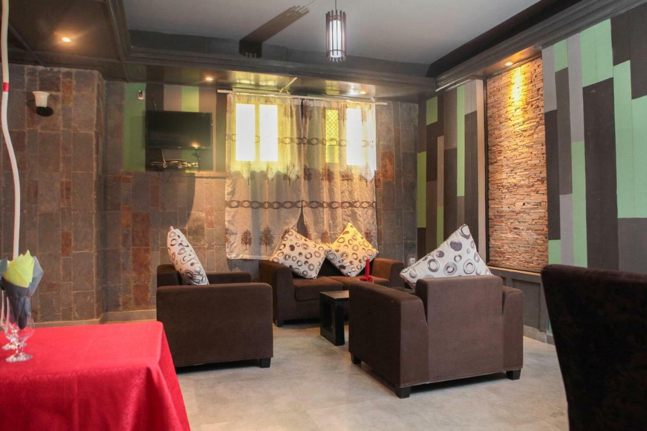 Hotel Kangaroo Бужумбура Екстериор снимка